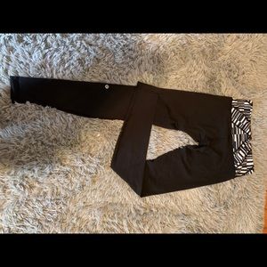 Black lululemon leggings